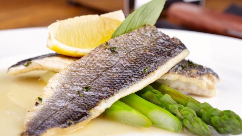 آیا خوردن ماهی دودی یا خام در بارداری بی‌خطر است؟