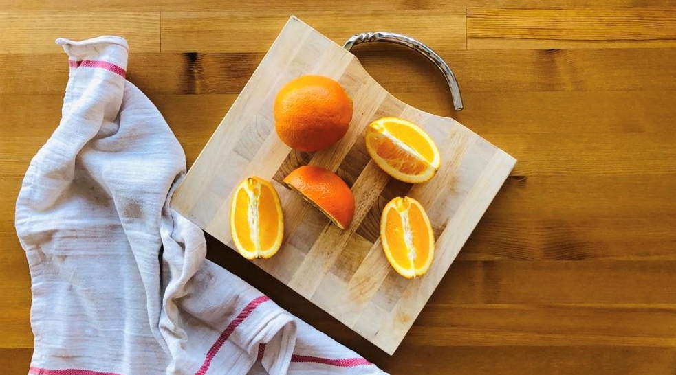 کودک از چه سنی می‌تواند پرتقال بخورد؟