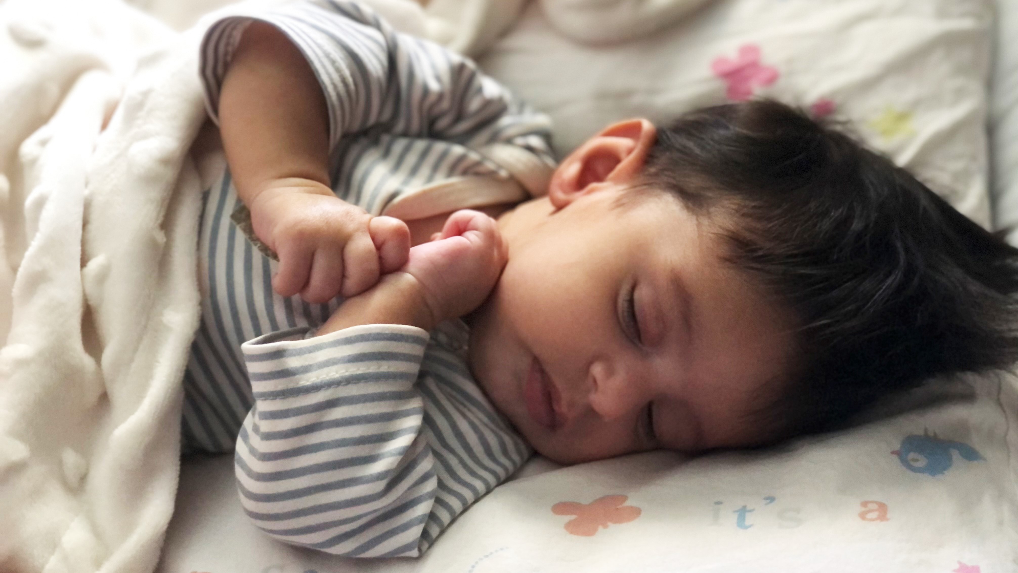 میزان نیاز کودکان شیرخوار به خواب