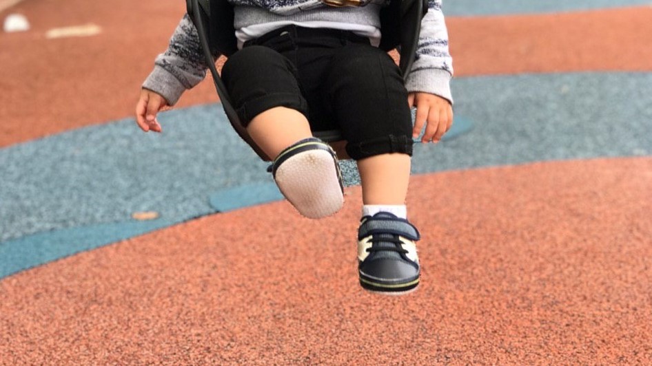 علل تأخیر در راه رفتن: آیا کودک شما هم هنوز راه نمی‌رود؟