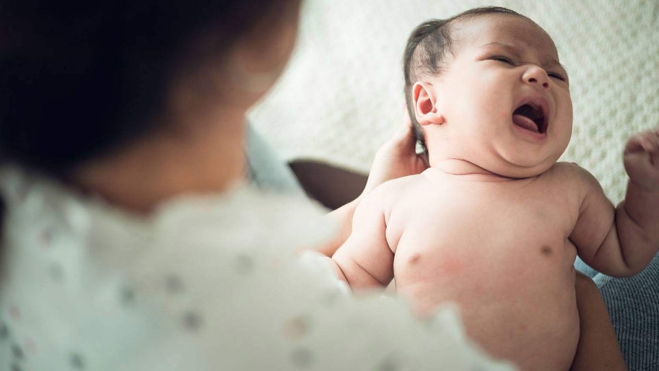 وقتی نوزاد شیر نمی‌خورد چه کنیم؟