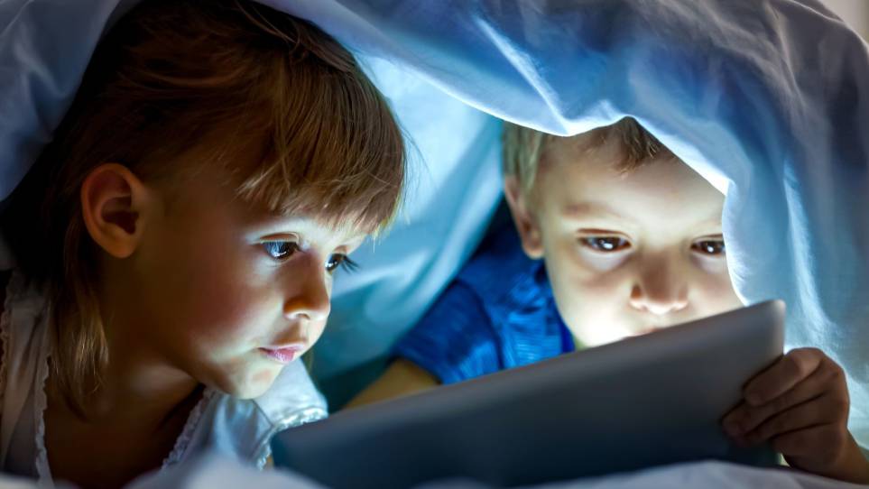 اثر نمایشگرها روی کیفیت خواب کودک