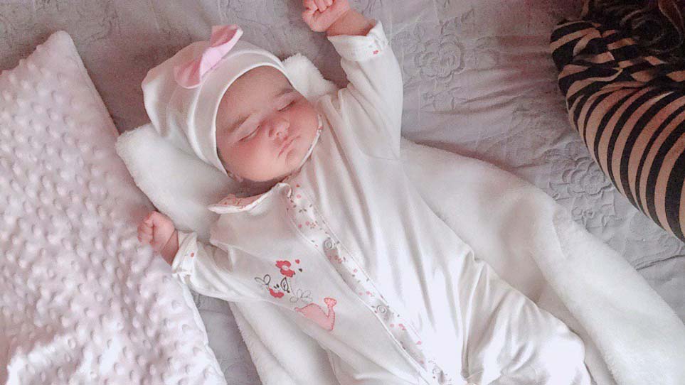 شیردهی موفق: ۱۵ مرحله برای قرار دادن نوک پستان مادر در دهان نوزاد