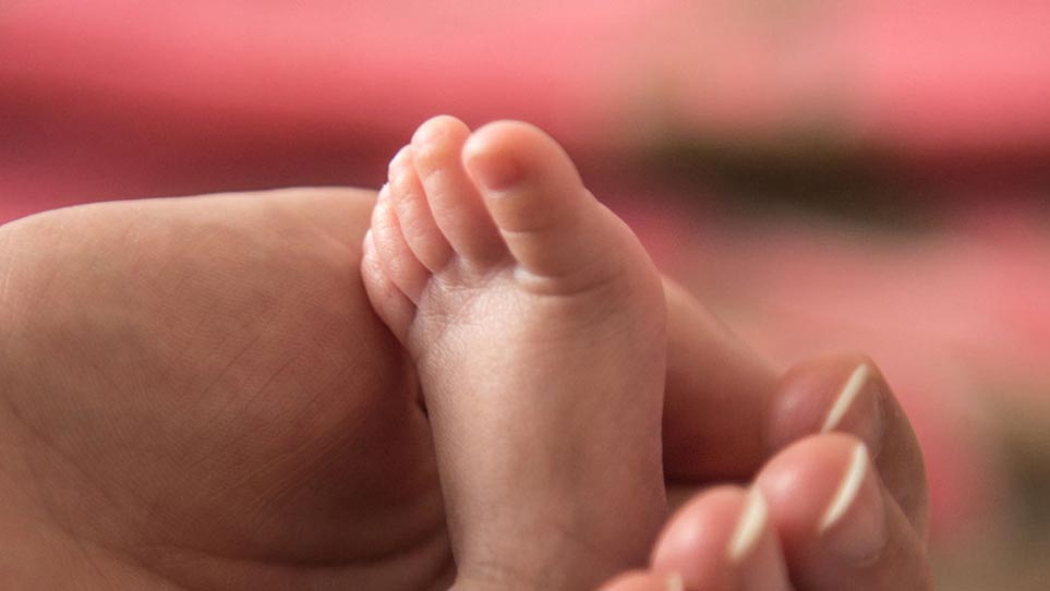 تحت نظر گرفتن حرکات و ضربات جنین