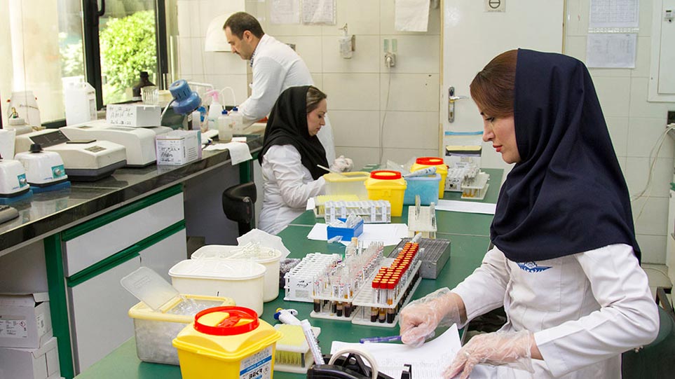 آزمایش غربالگری و تشخیص نقصهای مادرزادی جنین در سه ماهۀ دوم بارداری