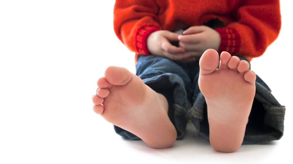 برای کودک یک تا دو ساله شعر «این موش کوچولو» را بخوانید
