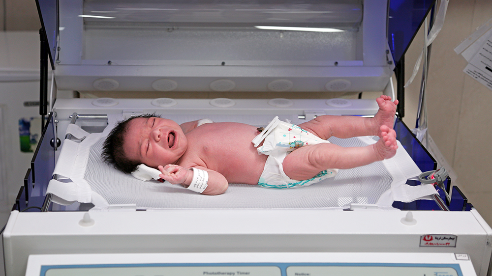 حمایت و پشتیبانی از نوزاد زودرس بستری در NICU