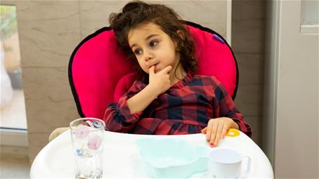 راهنمای شیوۀ پخت سالم و ظروف مناسب برای پختن و نگهداری غذای کودک