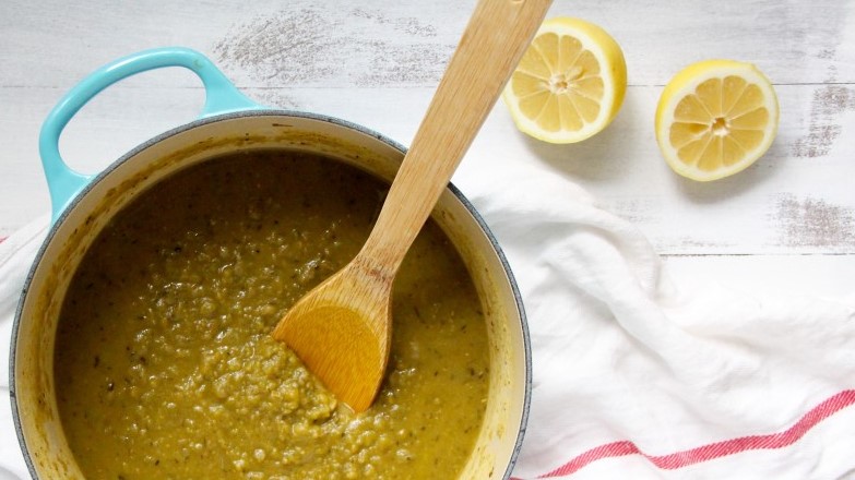 غذای کودک: طرز تهیهٔ خورش عدس و اسفناج