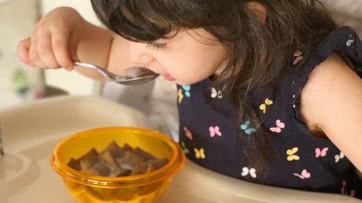نکاتی مهم در مورد میان‌وعده‌ها و وعده‌های غذایی برای کودکان دو تا چهار ساله
