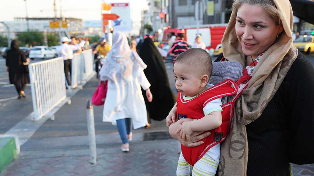 بایدها و نبایدهای خرید آغوشی از زبان پدر و مادرها